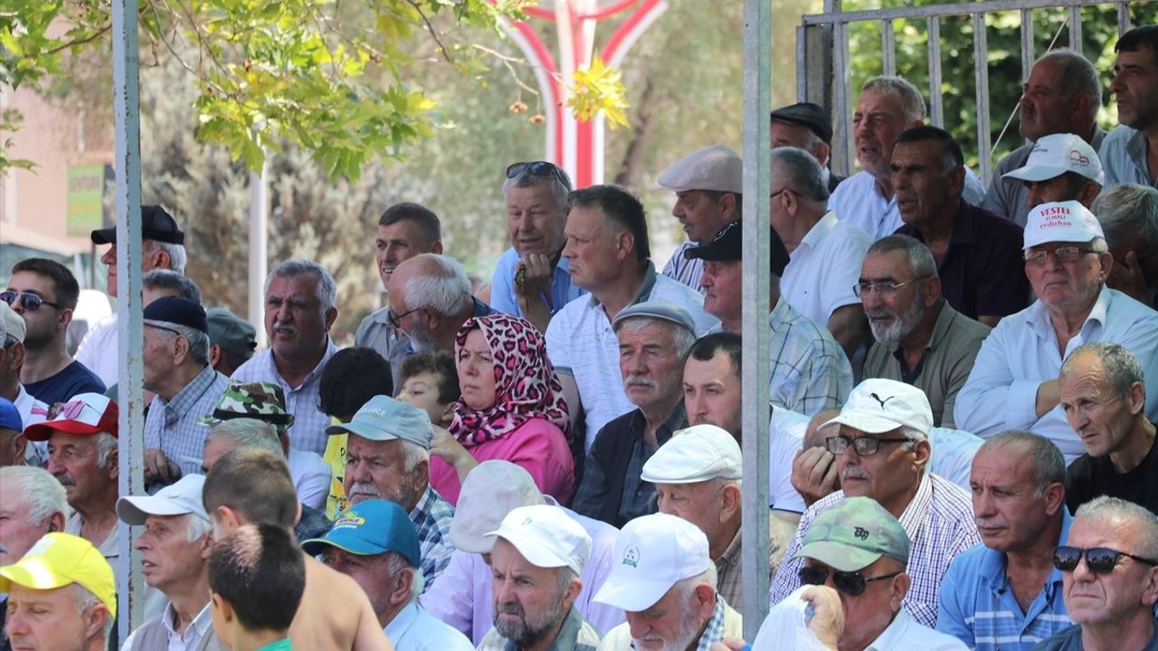 Tarihi Namazgah Güreşleri'nde Yıldıray Ekin Şampiyon Oldu