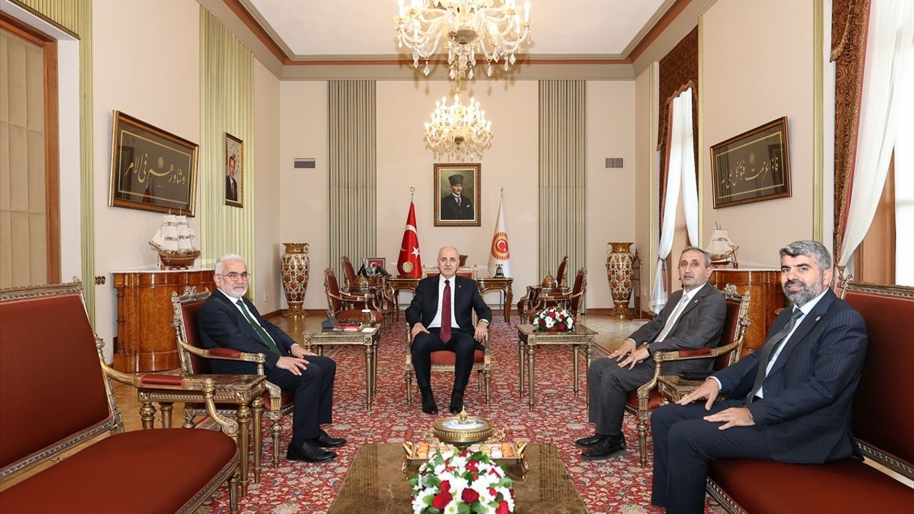 TBMM Başkanı Kurtulmuş, HÜDA PAR Heyetini Kabul Etti
