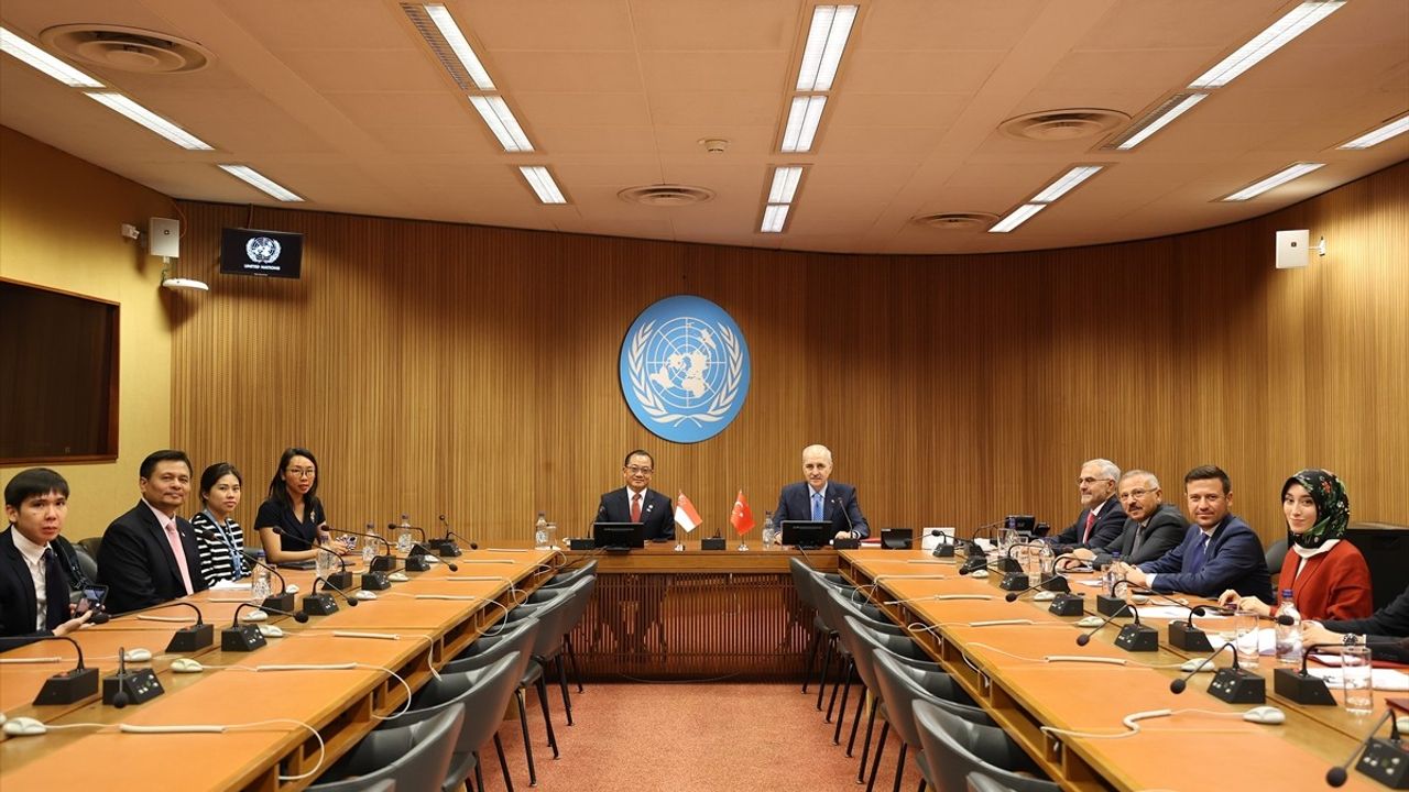 TBMM Başkanı Kurtulmuş, Singapur Parlamento Başkanı Peng ile Görüştü