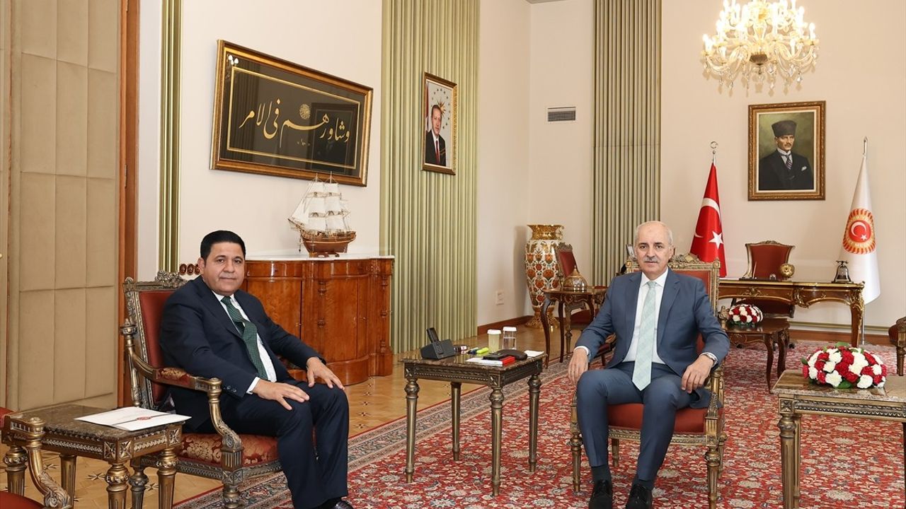 TBMM Başkanı Kurtulmuş, Yeni Yol Partisi Grup Başkanı Bülent Kaya'yı Ağırladı