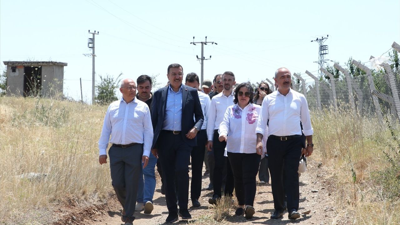 TBMM Komisyonu, Eskişehir'deki Kiraz Bahçelerini İnceledi