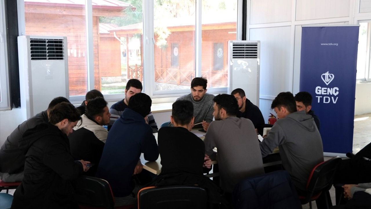 TDV'den Lise ve Üniversite Öğrencilerine Yaz Okulu