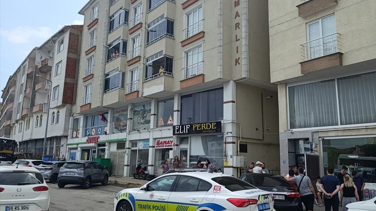 Tekirdağ'da Boşanma Aşamasındaki Kadın Eşinden Bıçaklandı