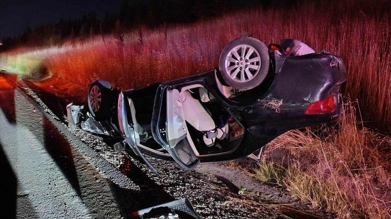 Tekirdağ'da Devrilen Otomobilde Üç Yaralı