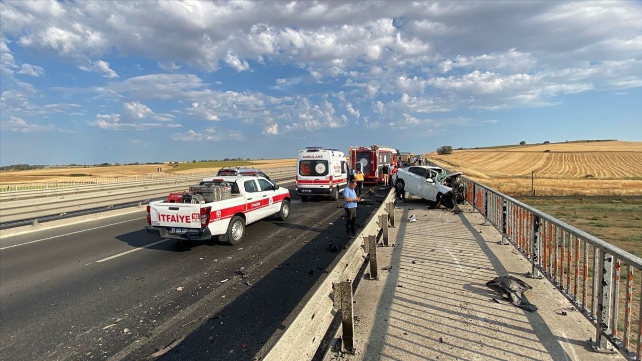 Tekirdağ'da Trafik Kazası: Otomobil Sürücüsü Hayatını Kaybetti