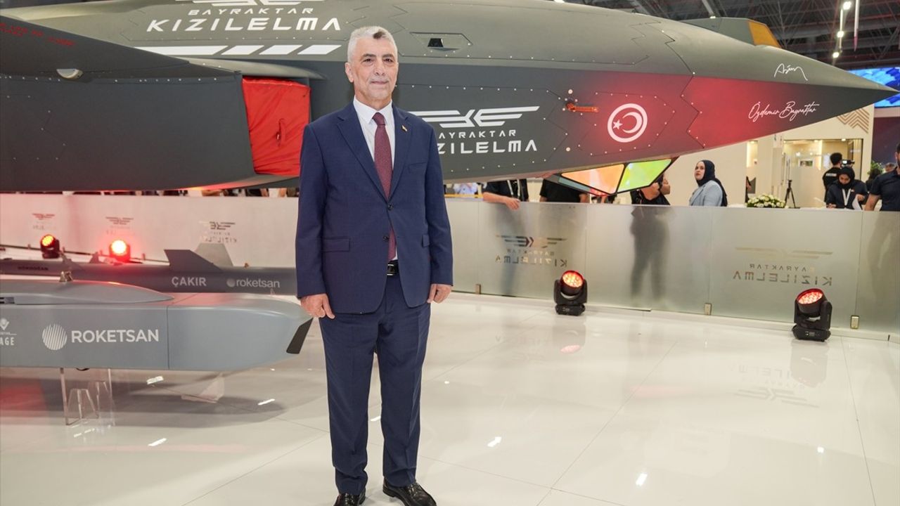 Ticaret Bakanı Ömer Bolat IDEF 2025'te Savunma Sanayi İhracatını Değerlendirdi