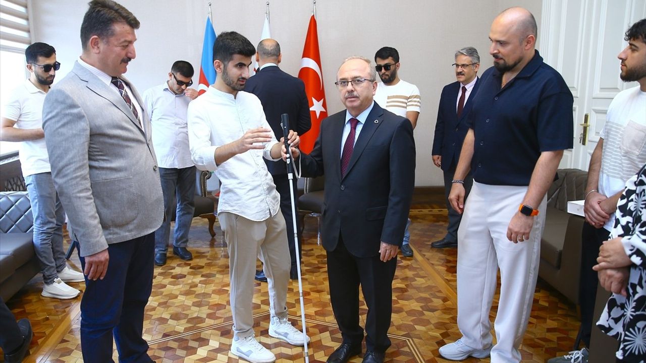 TİKA, Azerbaycanlı Görme Engelli Gazilere Akıllı Baston Desteği Sağladı