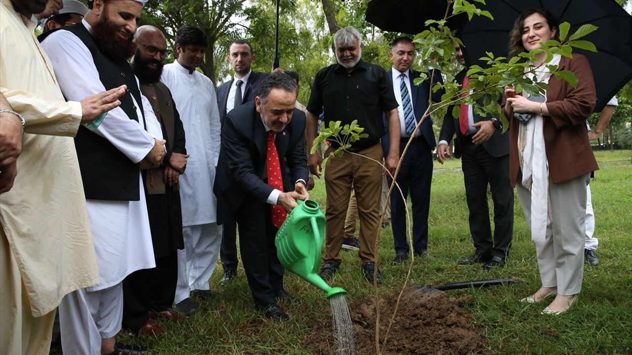 TİKA'dan İslamabad'da 15 Temmuz Şehitleri Anısına Ağaçlandırma Etkinliği