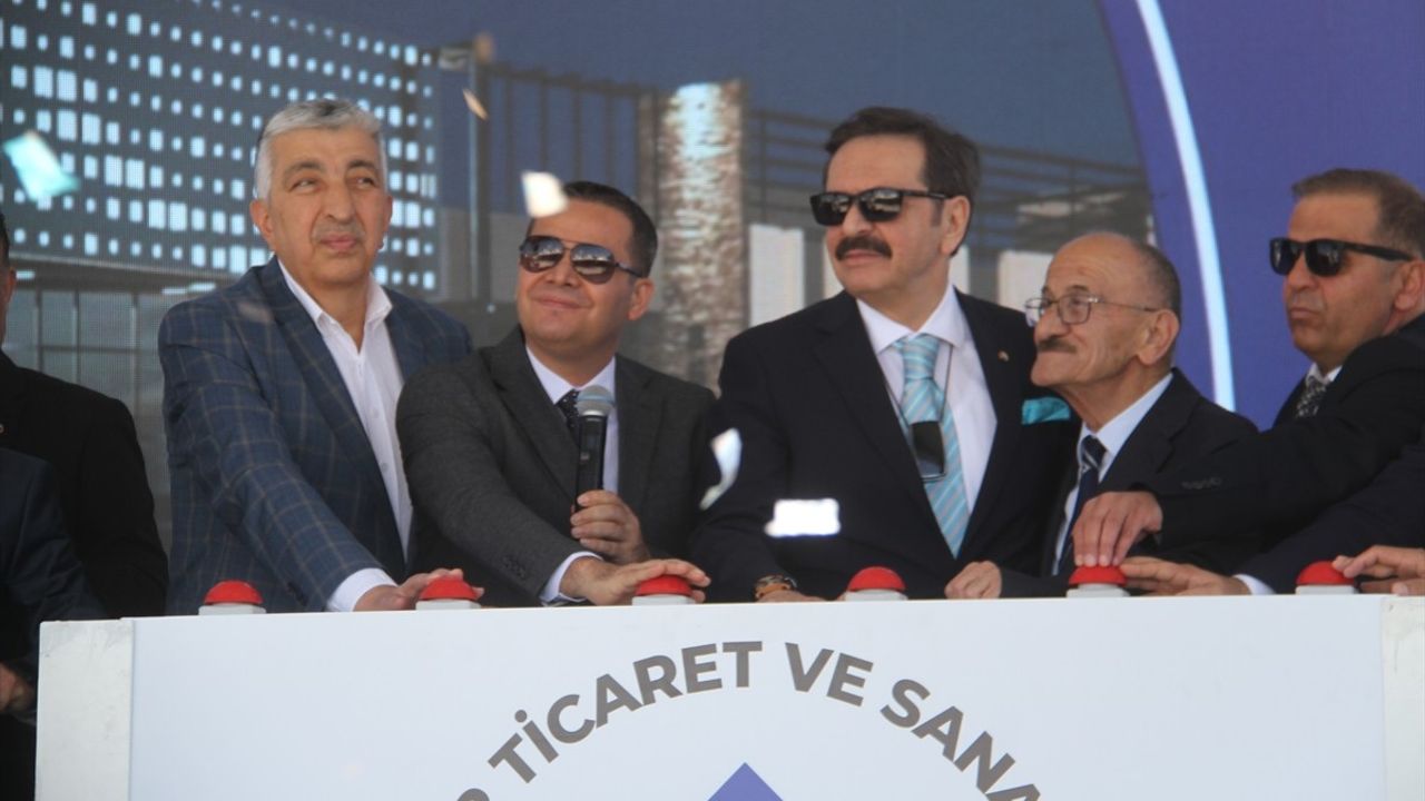 TOBB Başkanı Hisarcıklıoğlu, Beyşehir Ticaret ve Sanayi Odası Temel Atma Törenine Katıldı