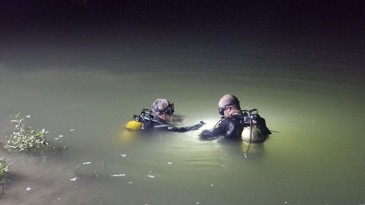 Tokat'ta Kaybolan İki Kuzenin Otomobili Kelkit Çayı Kenarında Bulundu