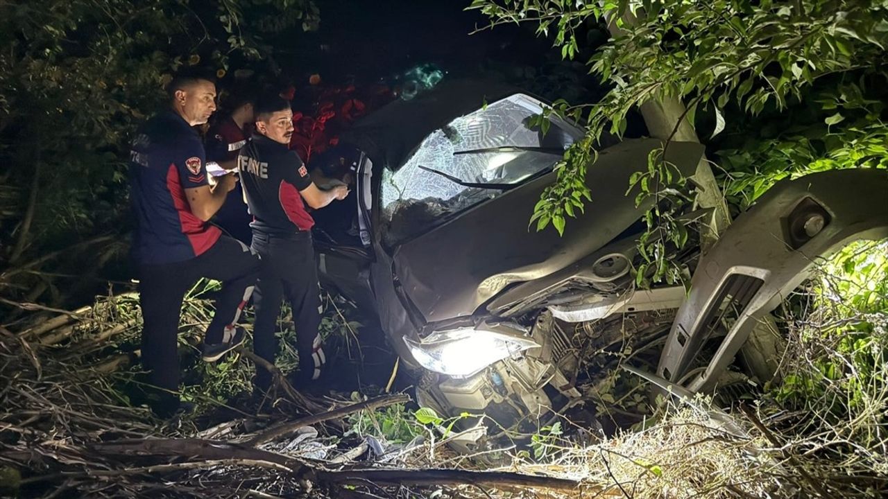 Tokat'ta Tarlaya Devrilen Otomobilde 6 Yaralı