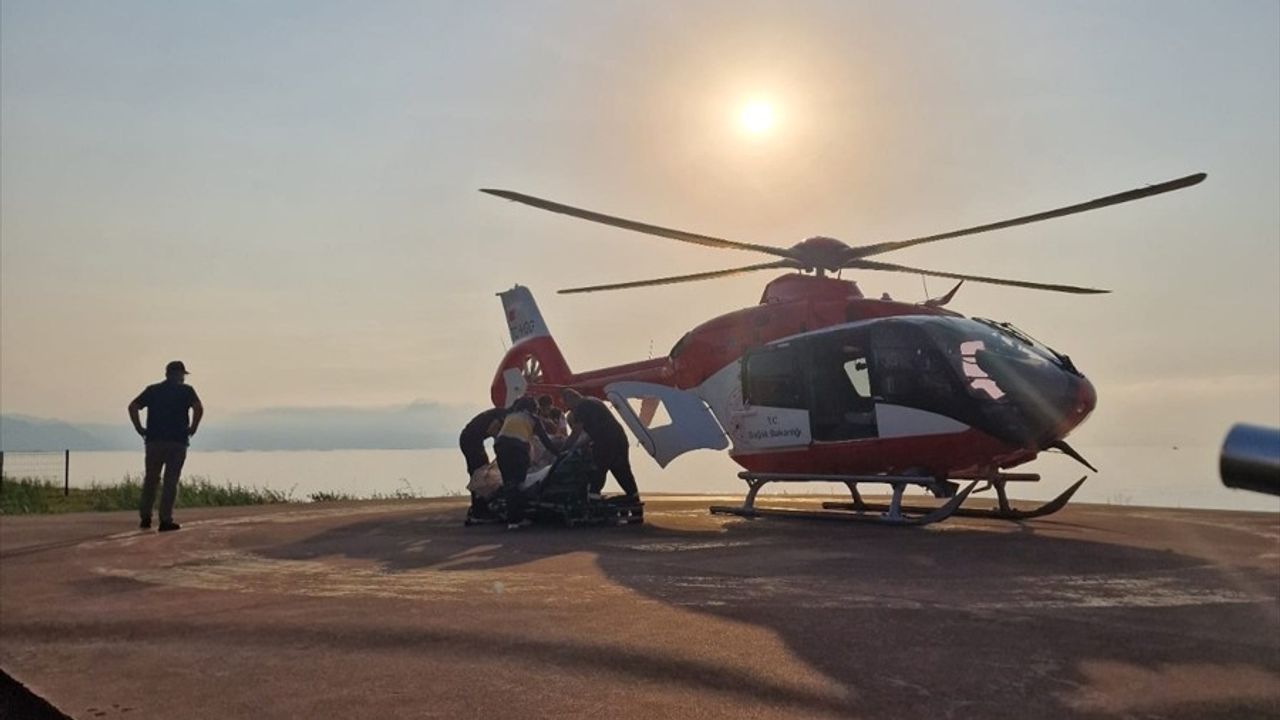 Trabzon'da Ambulans Helikopter, Yaylada Rahatsızlanan Kadını Kurtardı