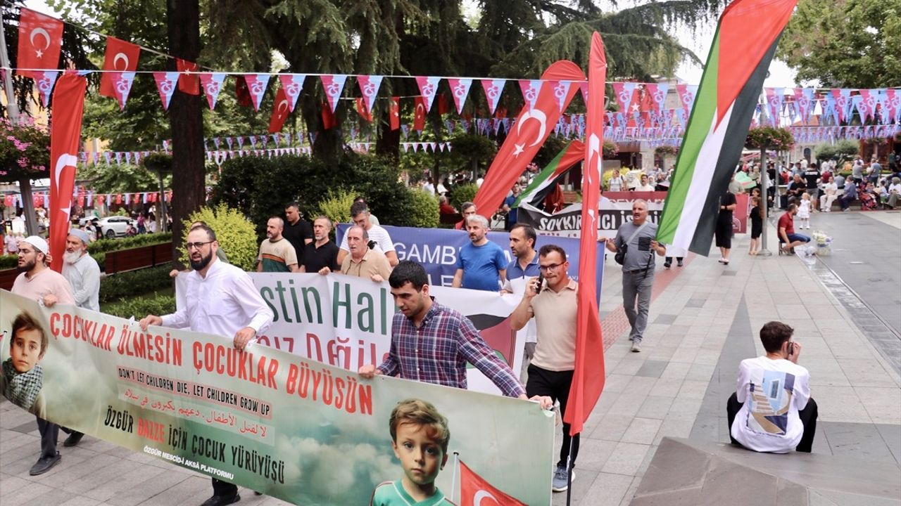 Trabzon'da Filistin'e Destek Yürüyüşü Gerçekleşti