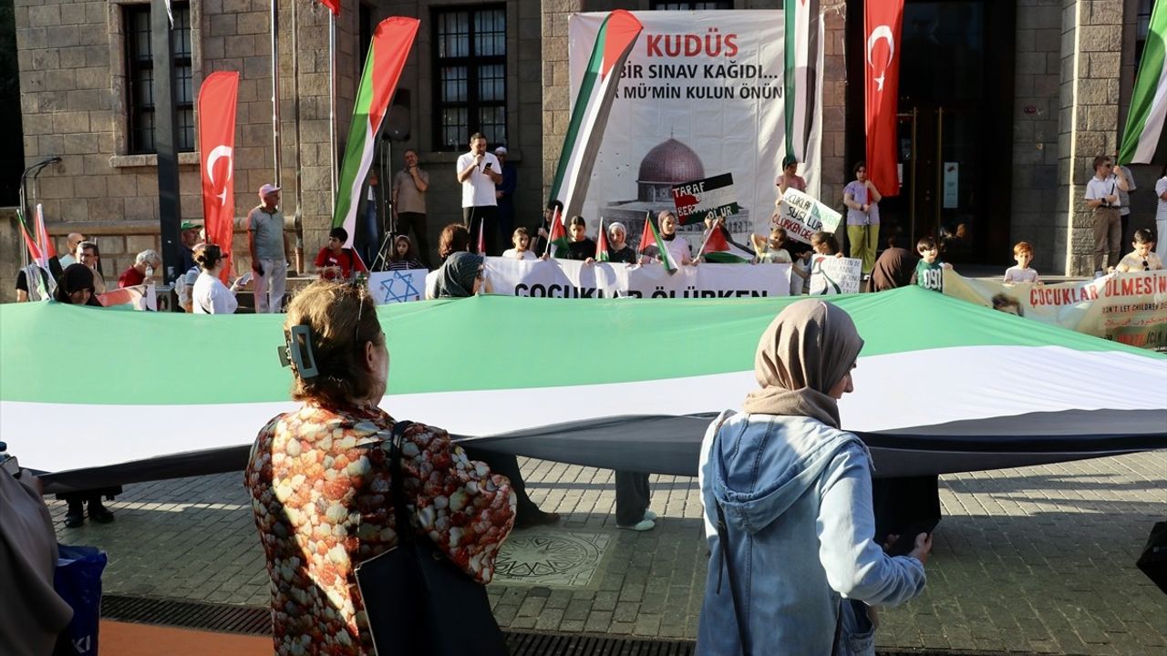 Trabzon'da Filistin'e Destek Yürüyüşü Gerçekleştirildi