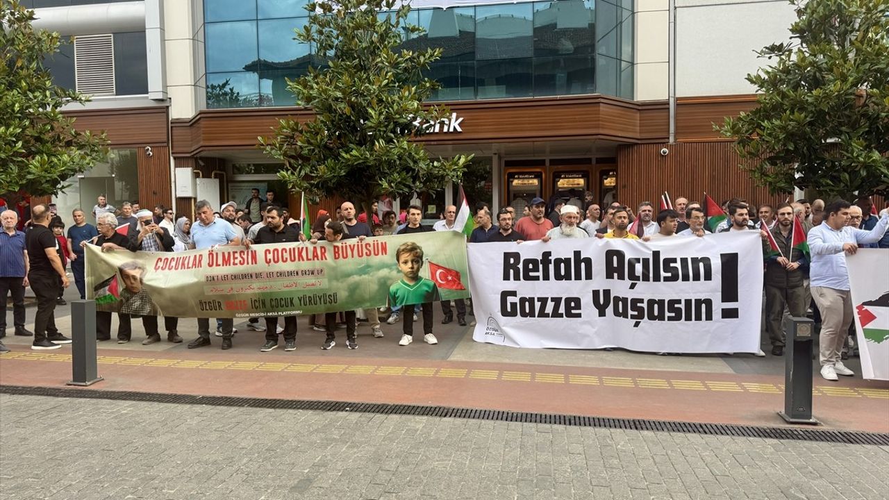 Trabzon'da Gazze'ye Destek Yürüyüşü Gerçekleşti