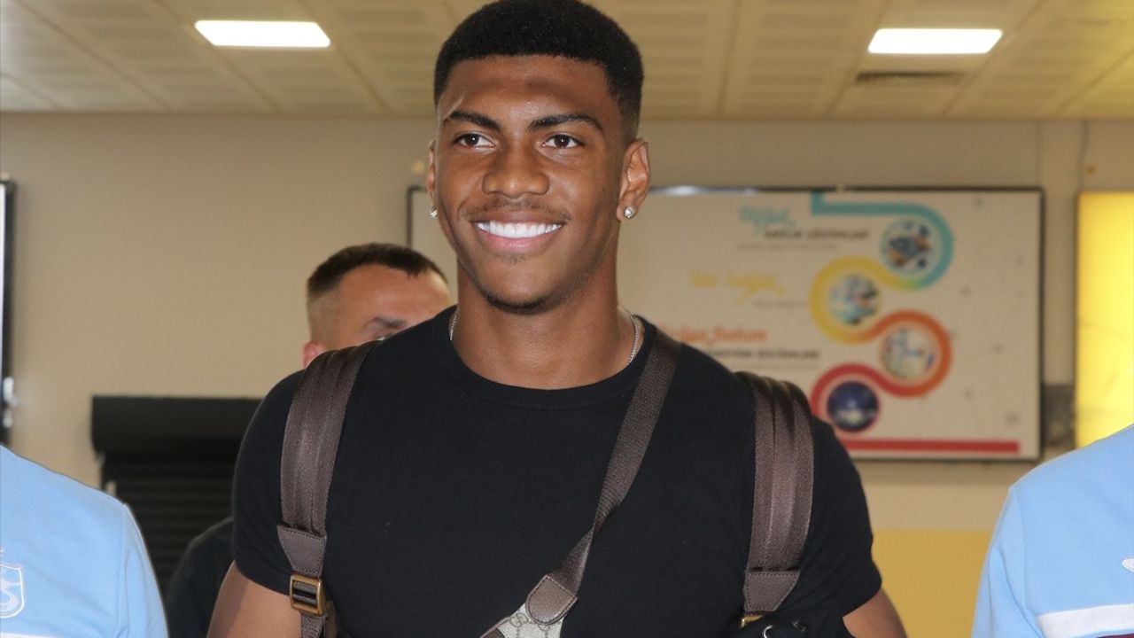 Trabzonspor, Filipe Augusto'yu Karşılıyor: Genç Yıldız Trabzon'a Geldi