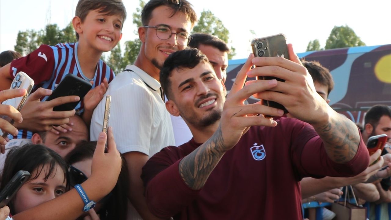 Trabzonspor, Taraftarıyla Coşkulu Buluşma Gerçekleştirdi