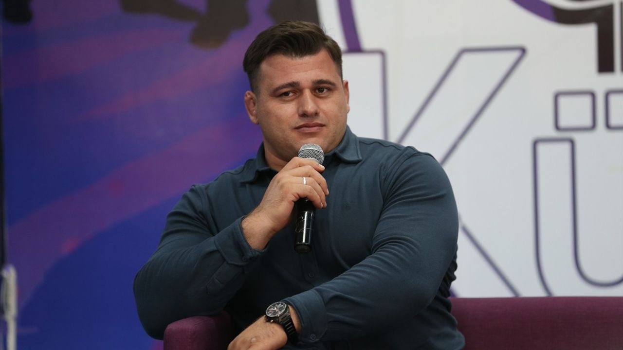 Türkiye Güreş Federasyonu Başkanı Akgül Kars'ta Güreşin Geleceğini Tartıştı