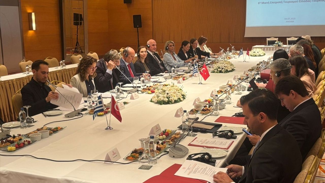 Türkiye ve Yunanistan Turizmde İstişareyi Güçlendiren Protokol İmzaladı