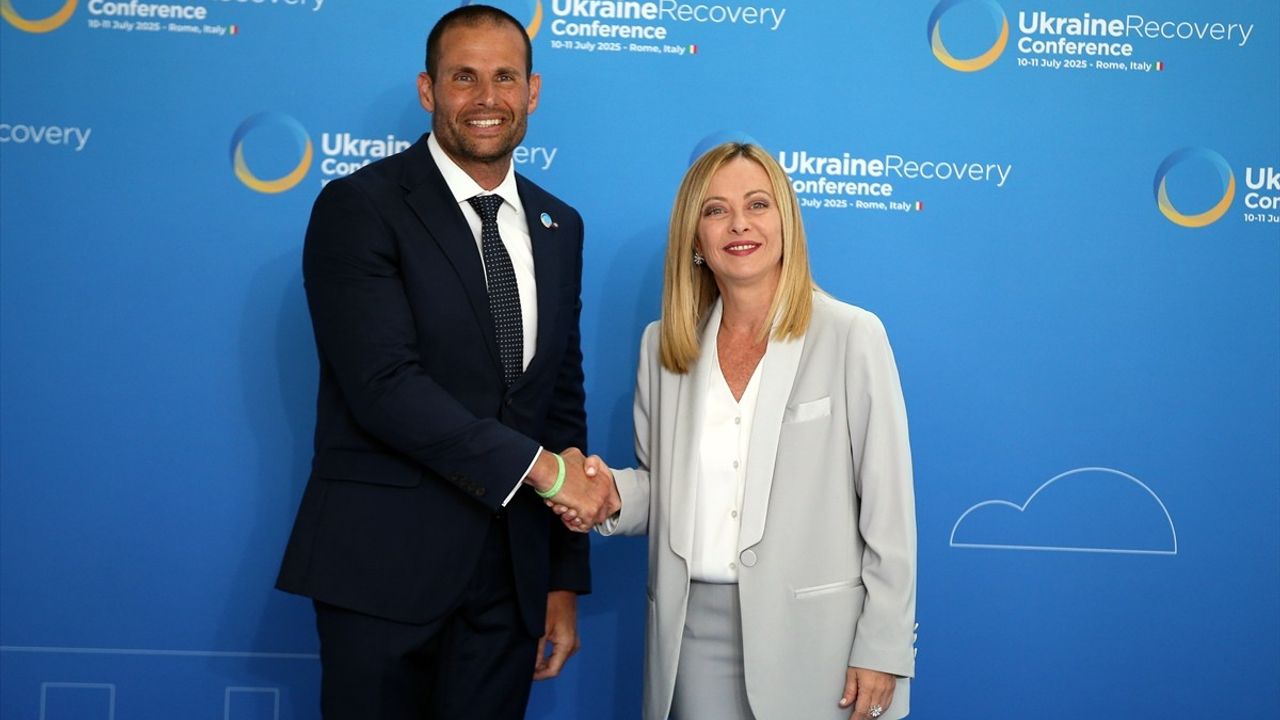 Ukrayna'nın Yeniden İnşası Konferansı Roma'da Başladı