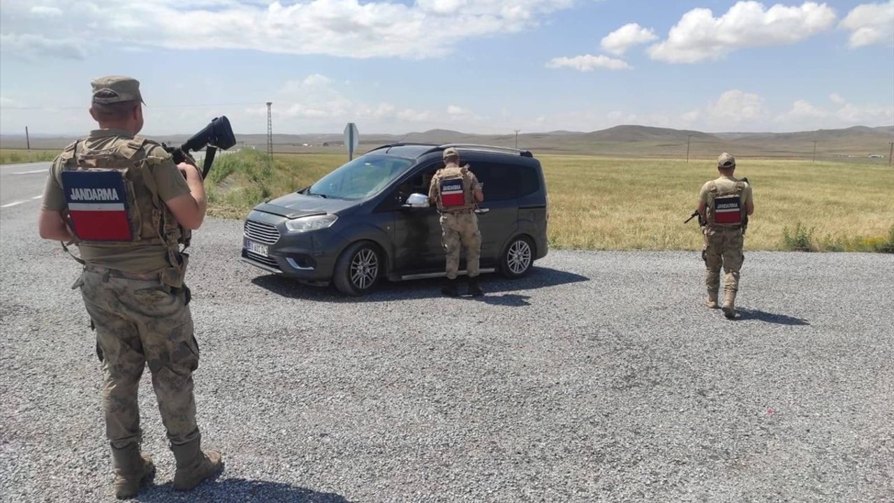 Van'da 101 Şüpheli Yakalandı: 23'ü Tutuklandı