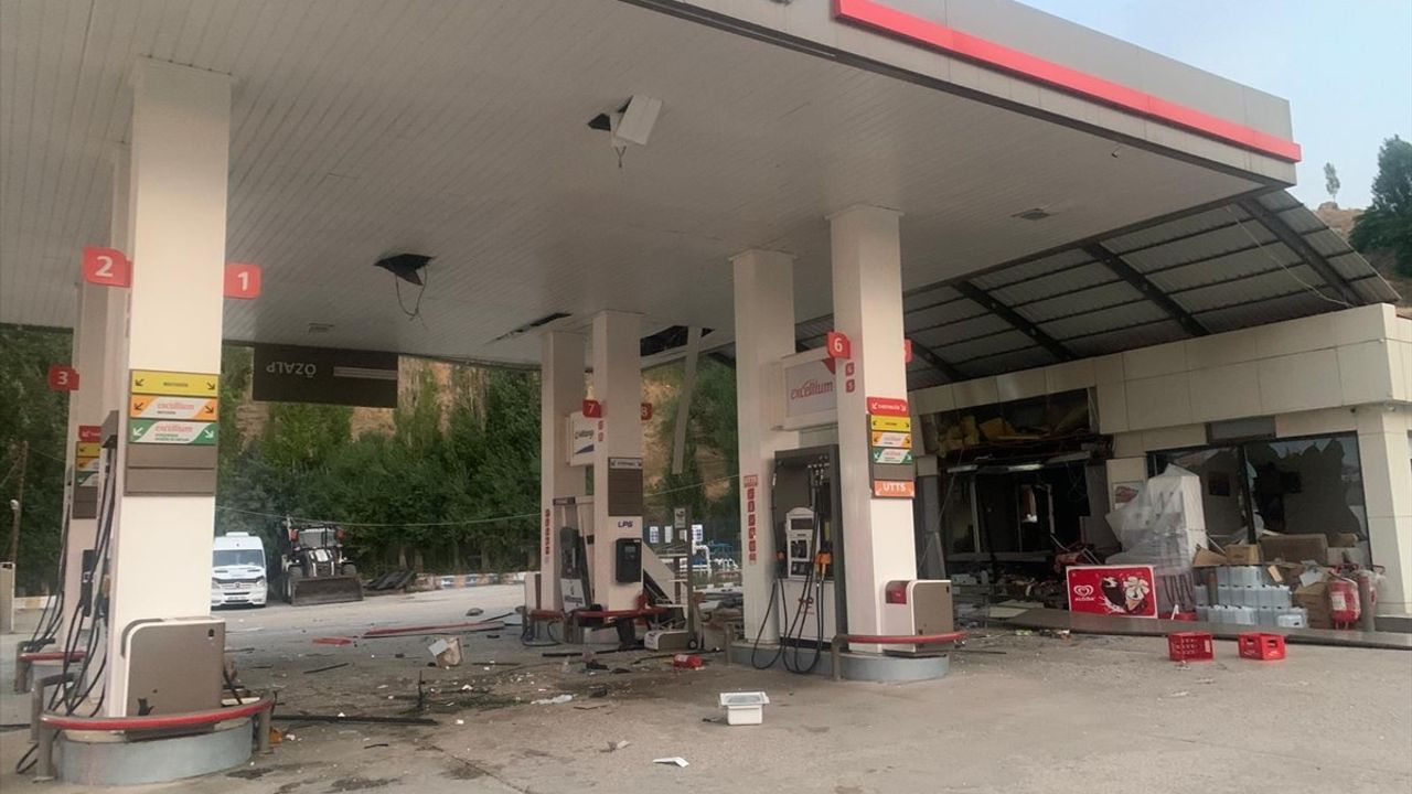 Van'da Akaryakıt İstasyonunda Patlama: 1 Yaralı