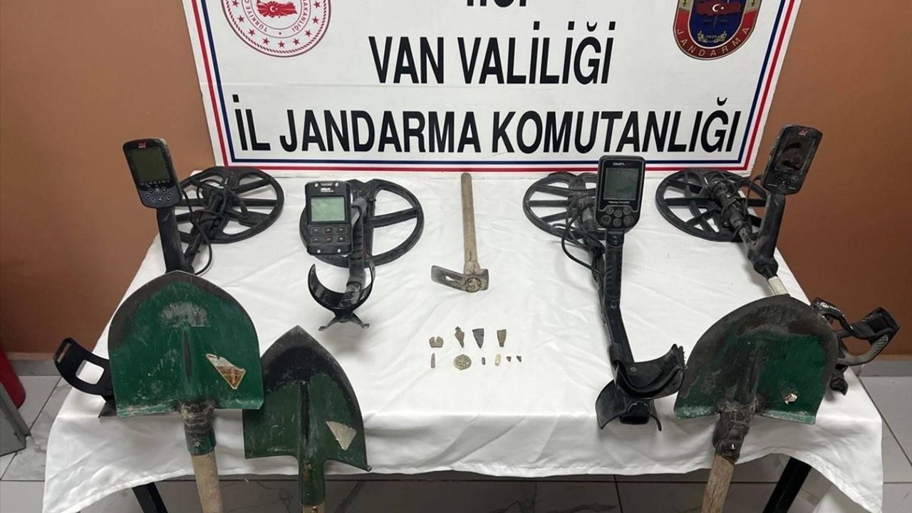 Van'da Kaçakçılık Operasyonu: 32 Şüpheli Gözaltında