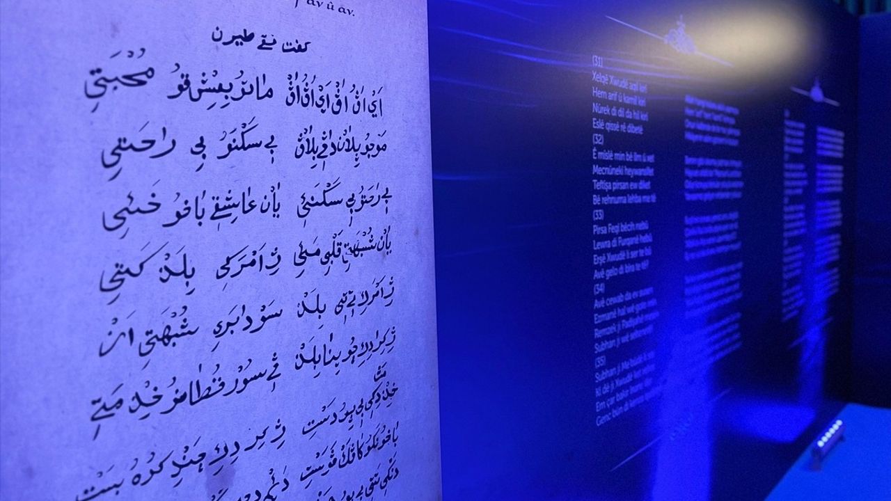 Van'da 'Suda Saklı Sözler' Sergisi Açıldı