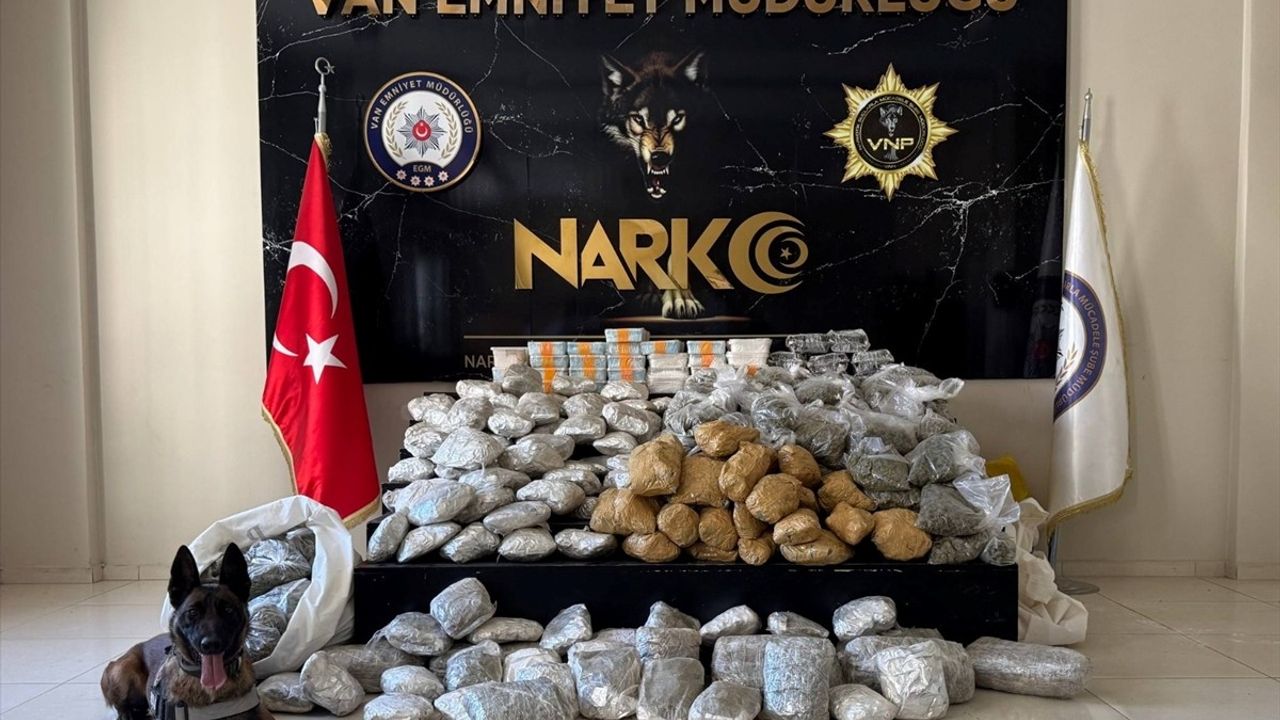 Van'da Uyuşturucu Operasyonu: 122 Kilo 500 Gram Ele Geçirildi