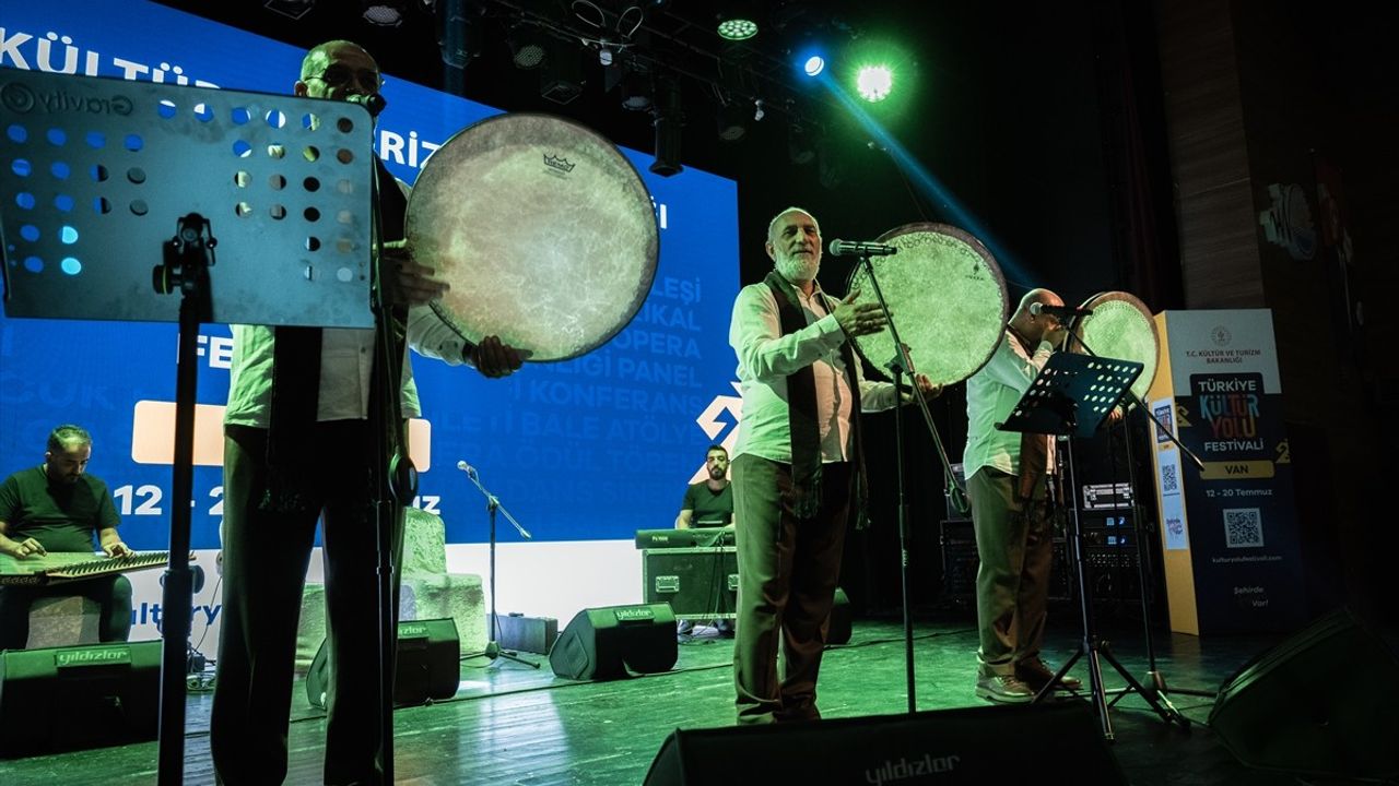 Van Kültür Yolu Festivali'nde Renkli Etkinlikler Gerçekleşti