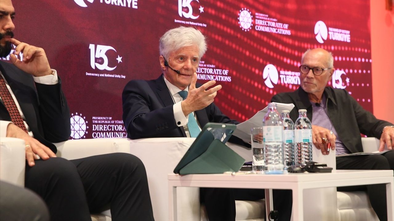 Viyana'da 'Zaferin Adı Türkiye' Paneli Gerçekleştirildi