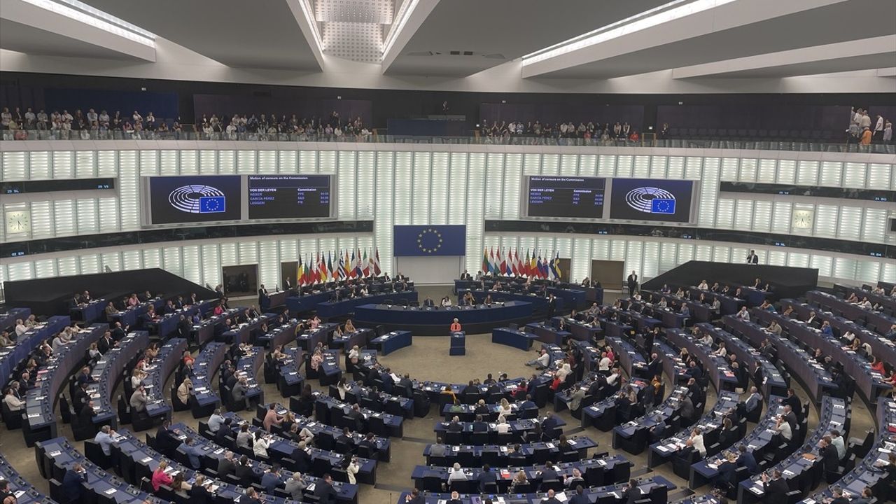 Von der Leyen: Gensoru Önergesi Aşırı Sağın Çıkarları İçin Bir Araç