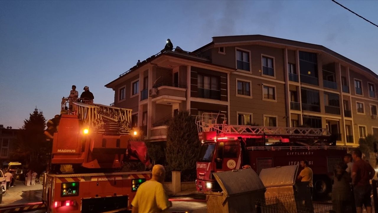 Yalova'da Yangın Panic: Balkonundan Atlayan Kişi Yaralandı