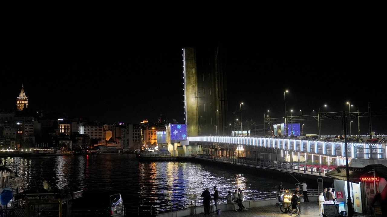 Yeni Galata Köprüsü Bakım Onarımı Nedeniyle Trafiğe Kapatıldı