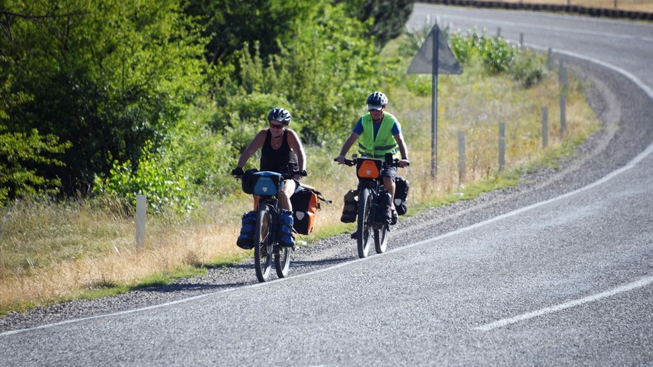 Yeni Zelandalı Çift Bisikletle Türkiye'yi Keşfediyor