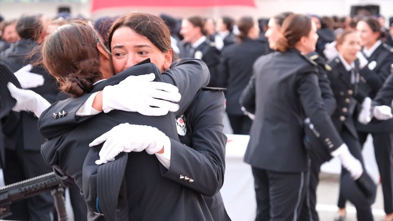 Yozgat'ta 297 Kadın Polis Adayı Mezun Oldu