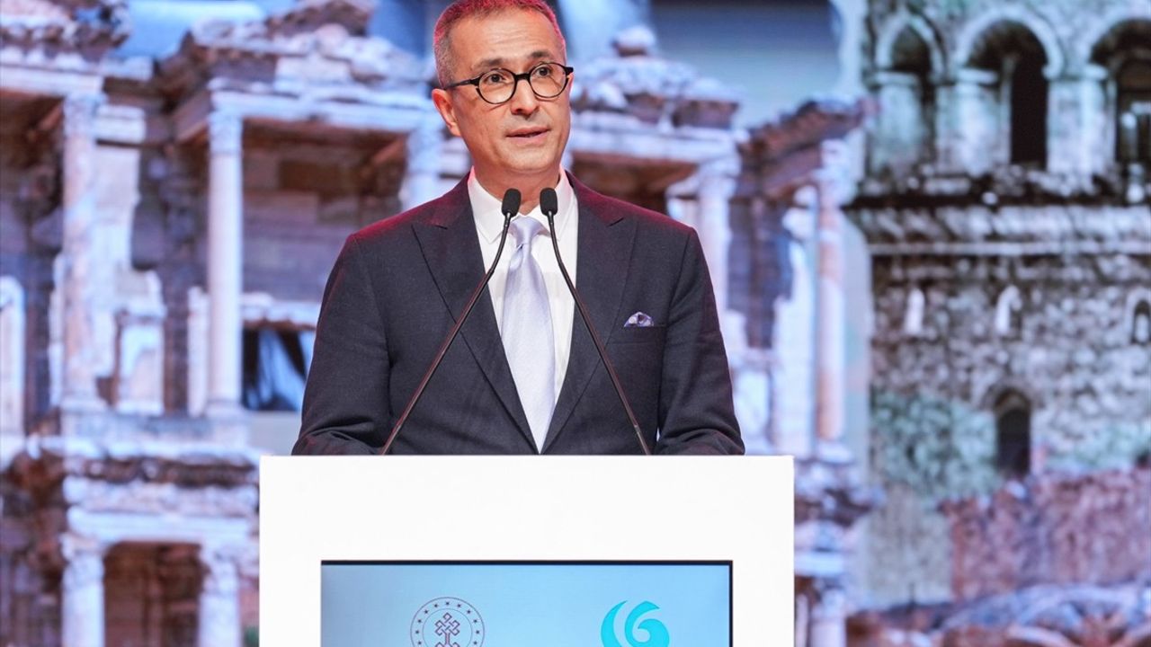 Yunus Emre Enstitüsü Yaz Okulu 2025 Kapanış Programı İstanbul'da Gerçekleştirildi