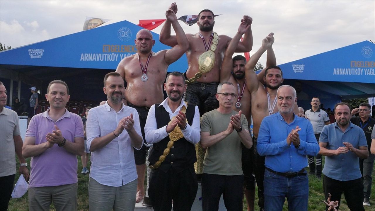 10. Geleneksel Arnavutköy Yağlı Güreşleri'nde Başpehlivan Ali İhsan Batmaz