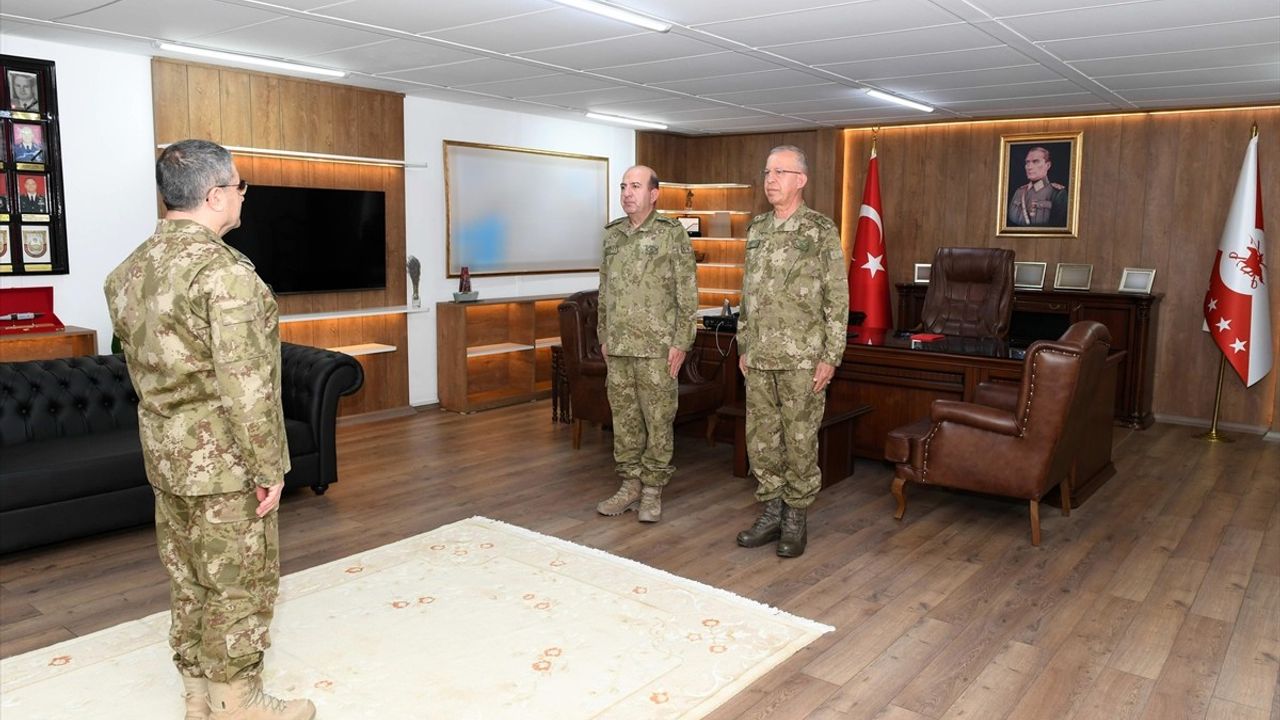 2. ve 3. Ordu Komutanlıklarında Devir Teslim: Topaloğlu ve Altuğ Göreve Başladı