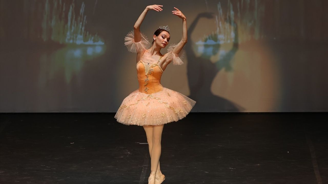 22. Uluslararası Bodrum Bale Festivali 'Uyuyan Güzel' Temsiliyle Şıklık Sunuyor