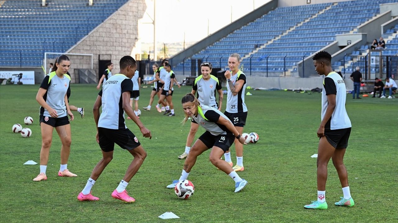 ABB FOMGET, Slavia Prag Maçı Hazırlıklarını Sürdürdü | UEFA Şampiyonlar Ligi