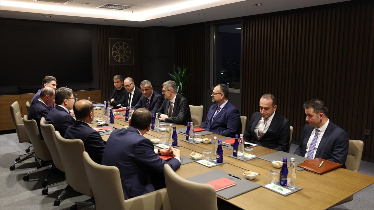 Adalet Bakanı Yılmaz Tunç, İletişim Başkanı Burhanettin Duran'ı Ziyaret Etti