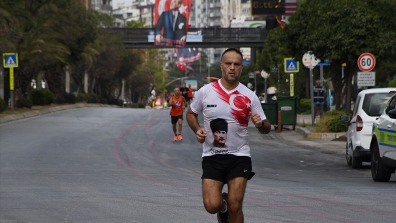 Adana'da 30 Ağustos Zafer Bayramı Koşusu: 443 Sporcu 8 km Parkurda Yarıştı