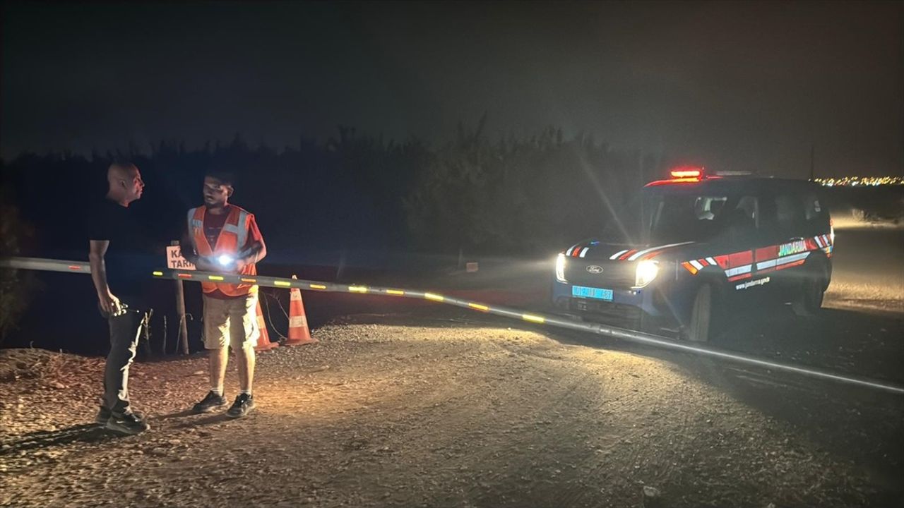 Adana'da Eğitim Uçağı Düştü: 2 Yaralı