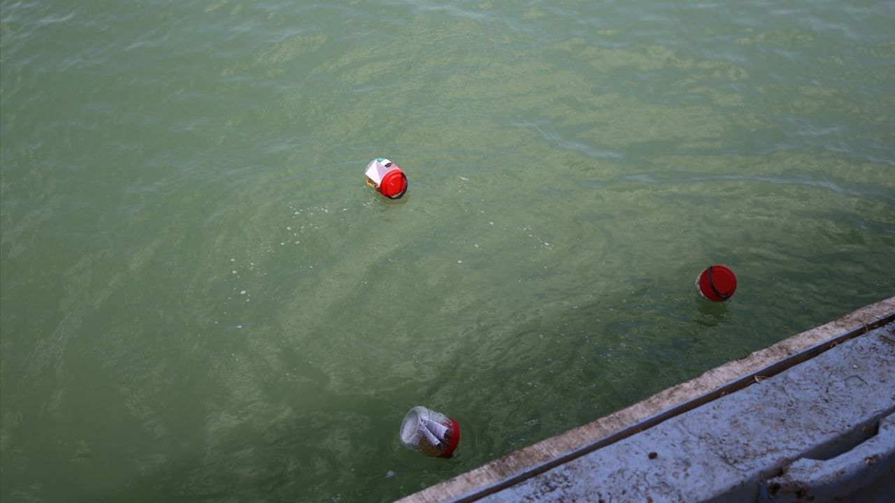 Adana'da Özel Gereksinimli Çocuklar Gazze İçin Mektupları Denize Bıraktı