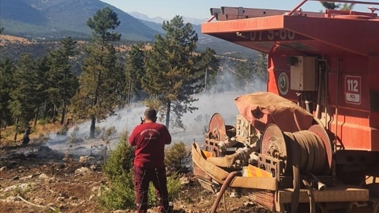 Adana Saimbeyli'de Orman Yangını Kontrol Altına Alındı