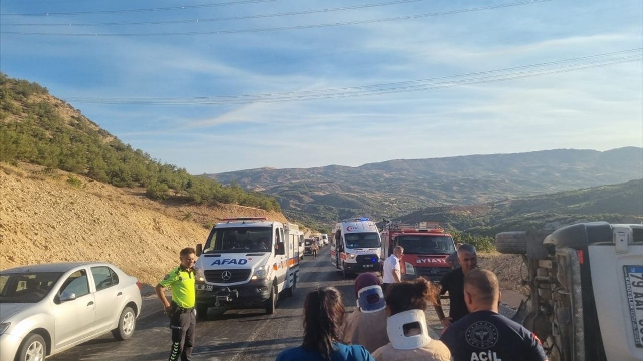 Adıyaman'da Devrilen Minibüste 19 Kişi Yaralandı