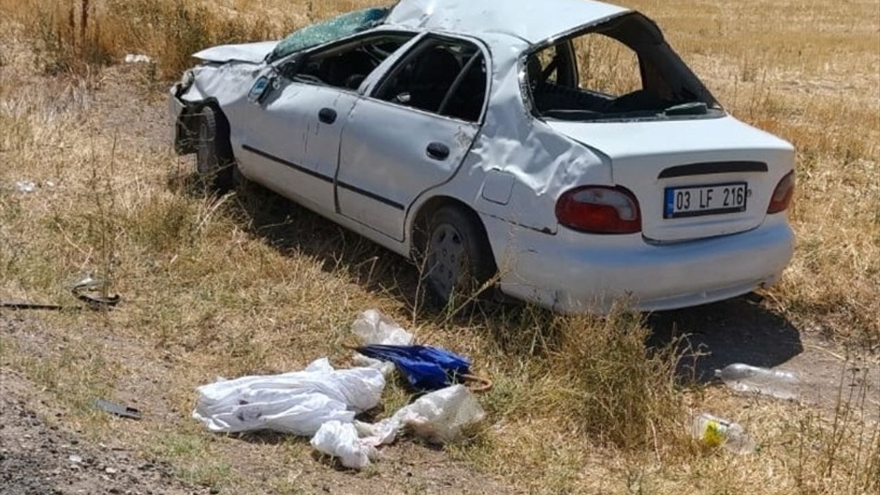 Afyonkarahisar'da Takla Atan Otomobilde 4 Kişi Yaralandı