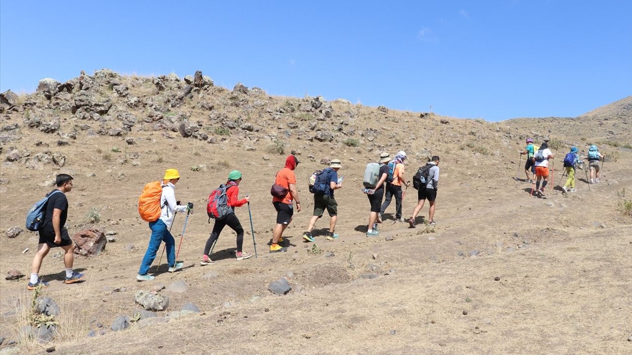 Ağrı Dağı'nda 3 Günlük Zorlu Zirve Tırmanışı — 5.137 m'de Yazda Kış