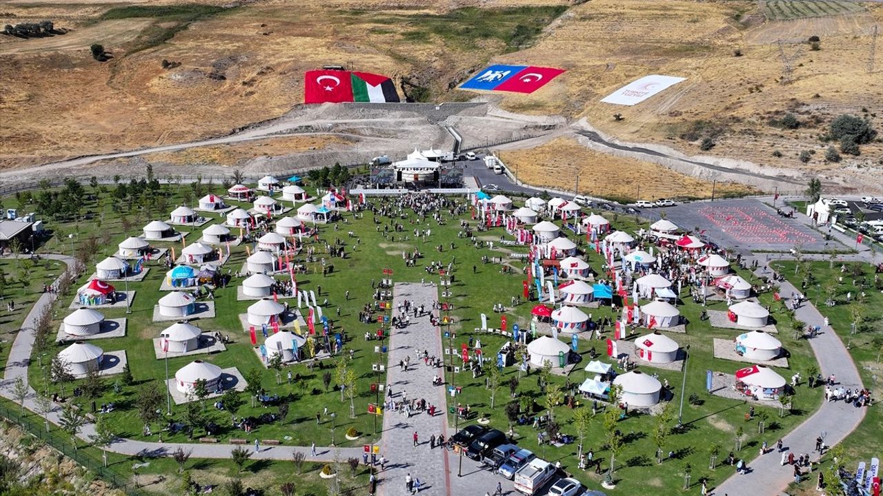 Ahlat'ta Malazgirt Zaferi Kutlamaları Coşkuyla Sürüyor